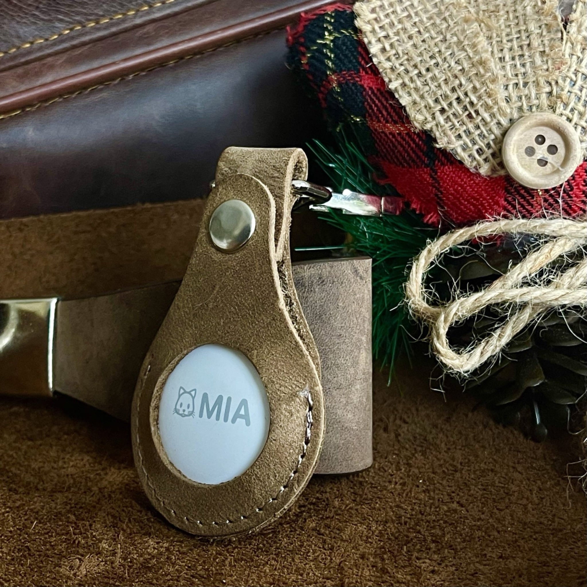Leather airtag holder keychain