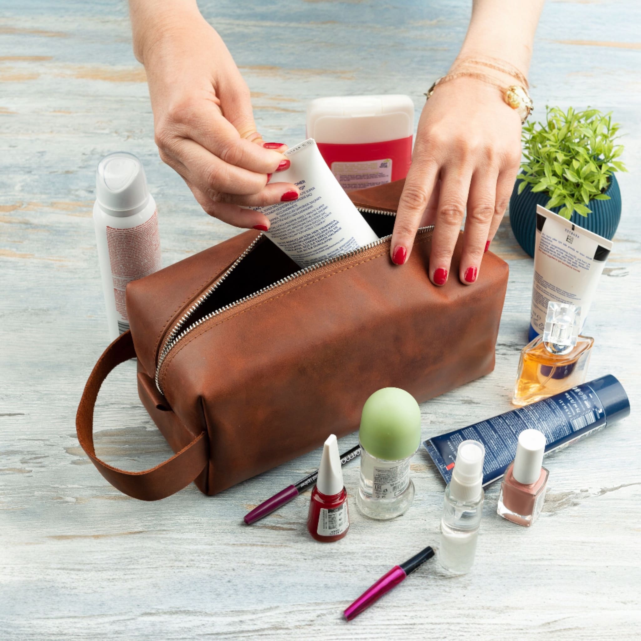 Light brown leather Toiletry Bag