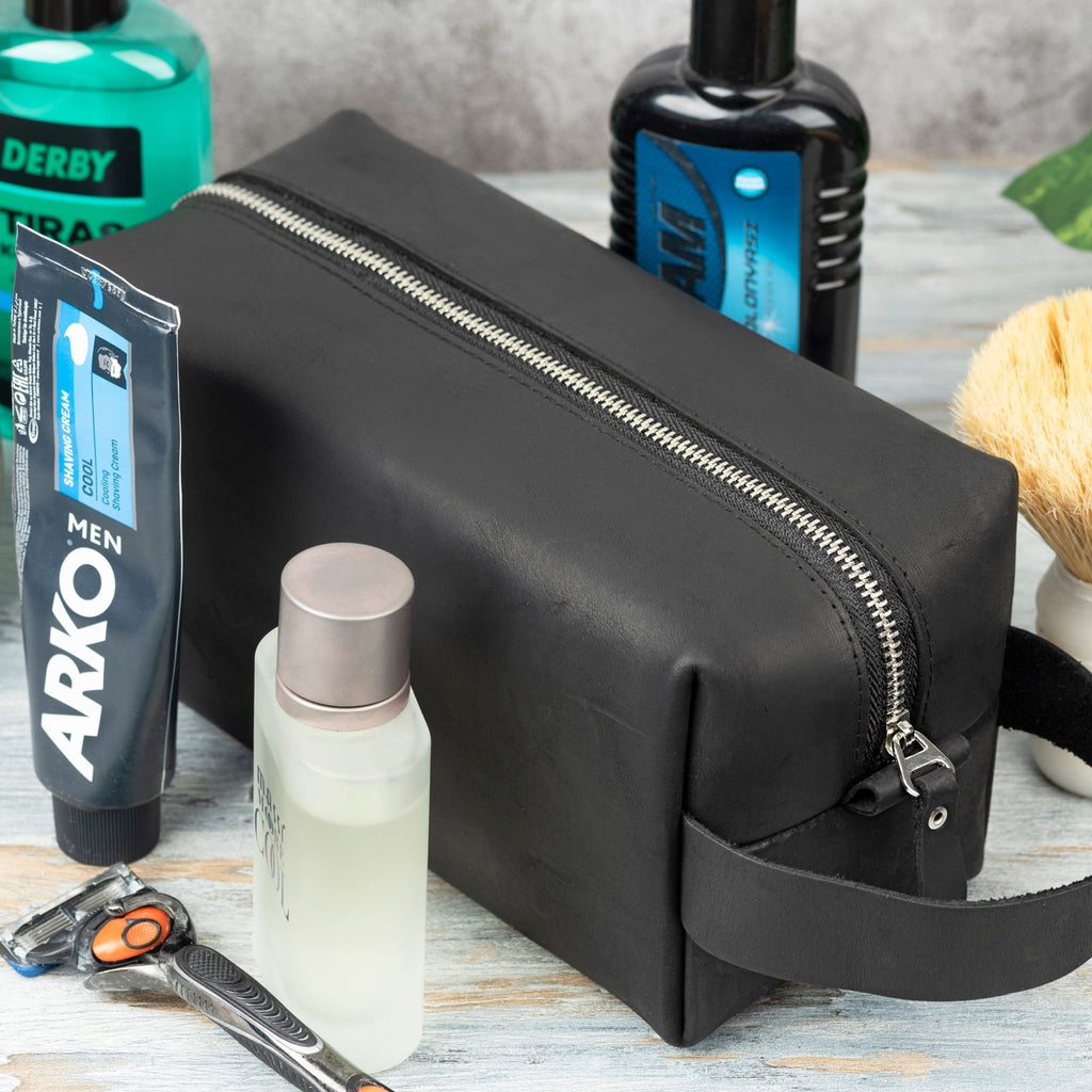 Black leather toiletry bag 